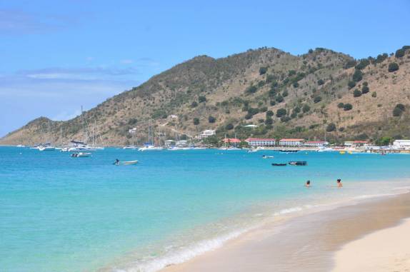 Totalmente Caribe! (praia de Grand Case, em Saint Martin)